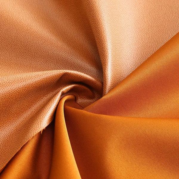 戦術的なソフトシェル生地